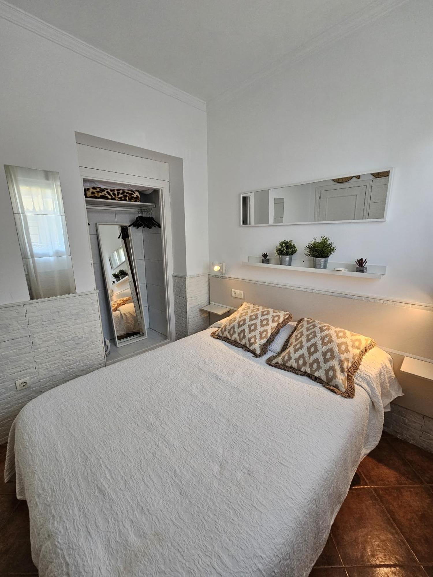 Pedregalejo Beach House Apartment Malaga Exterior photo