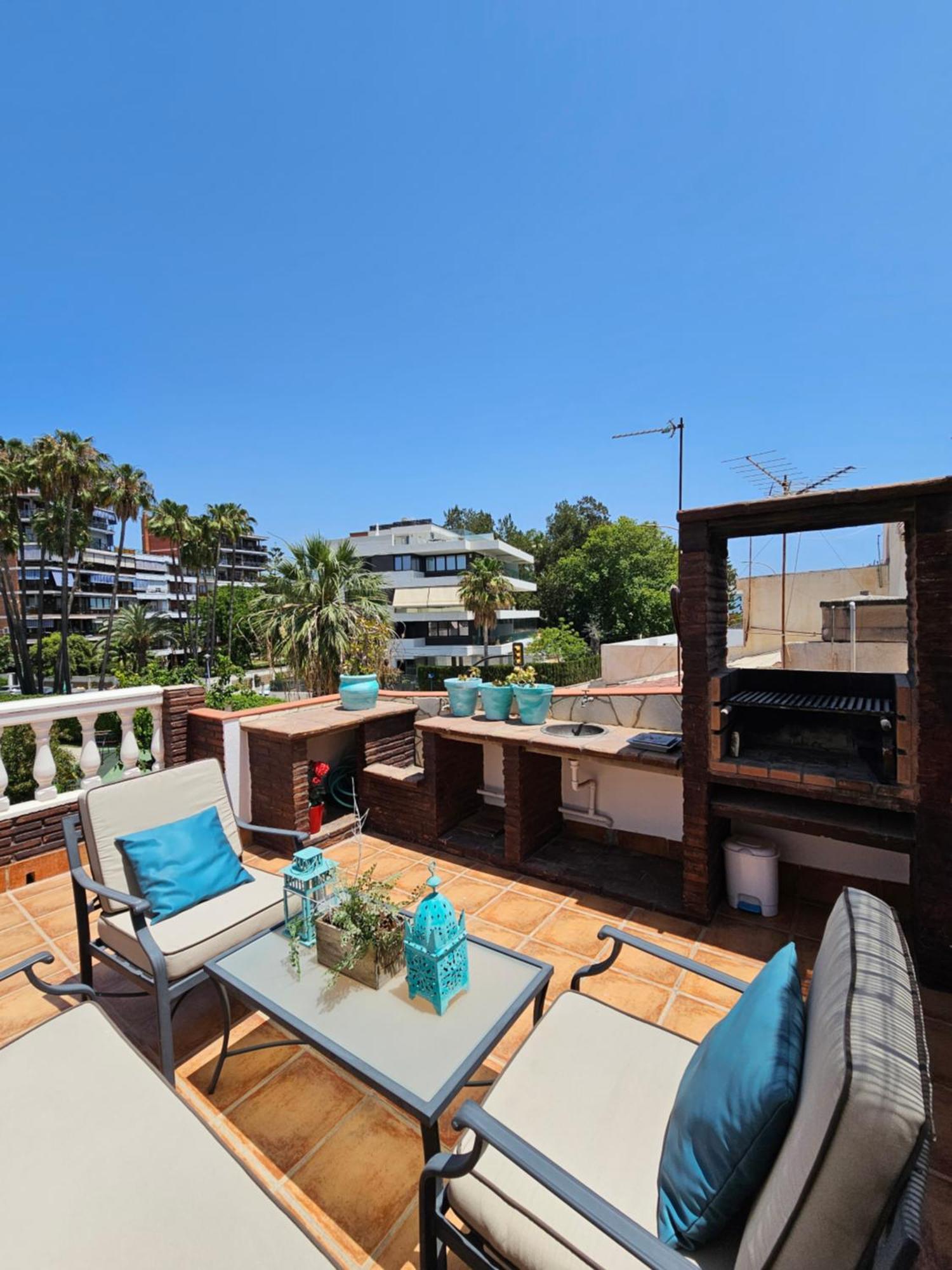 Pedregalejo Beach House Apartment Malaga Exterior photo
